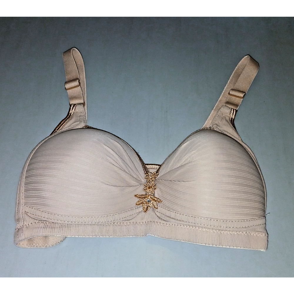 Women's Comfy Beige Wireless Padded Bra Size 36 A/B T-Shirt Seamless Cozy Smooth
